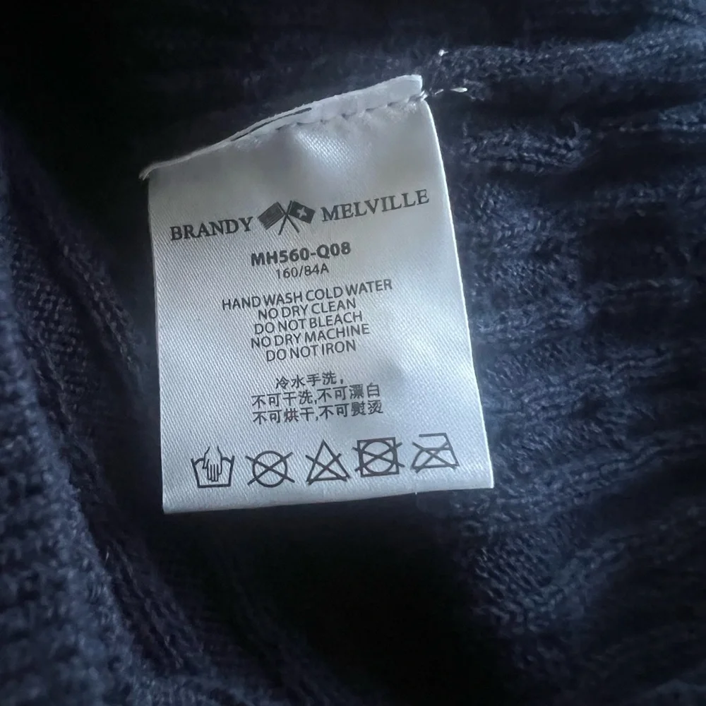 Brandy Melville Zoe Navy Blue Cable Knit Cardigan Sweater BN - Picture 6 of 6